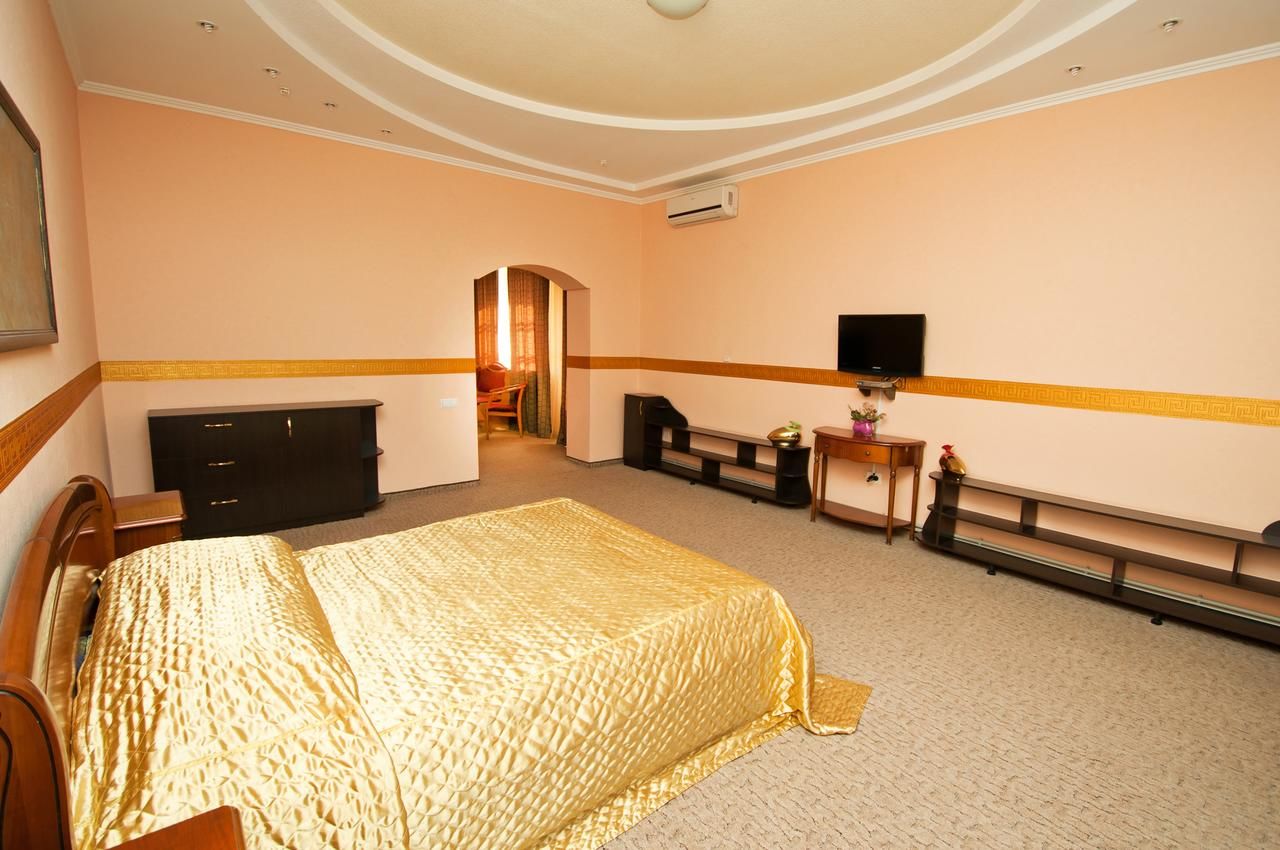 Отель Atrium Николаев-15