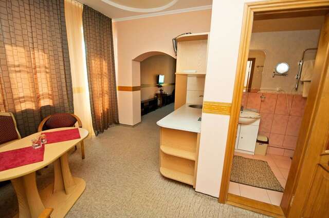 Отель Atrium Николаев-17